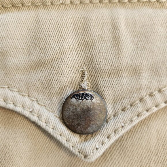 17/21 Exclusive Denim Capri Jeans Cuffed Low Rise Womens Size 10 Beige EUC - Picture 10 of 14